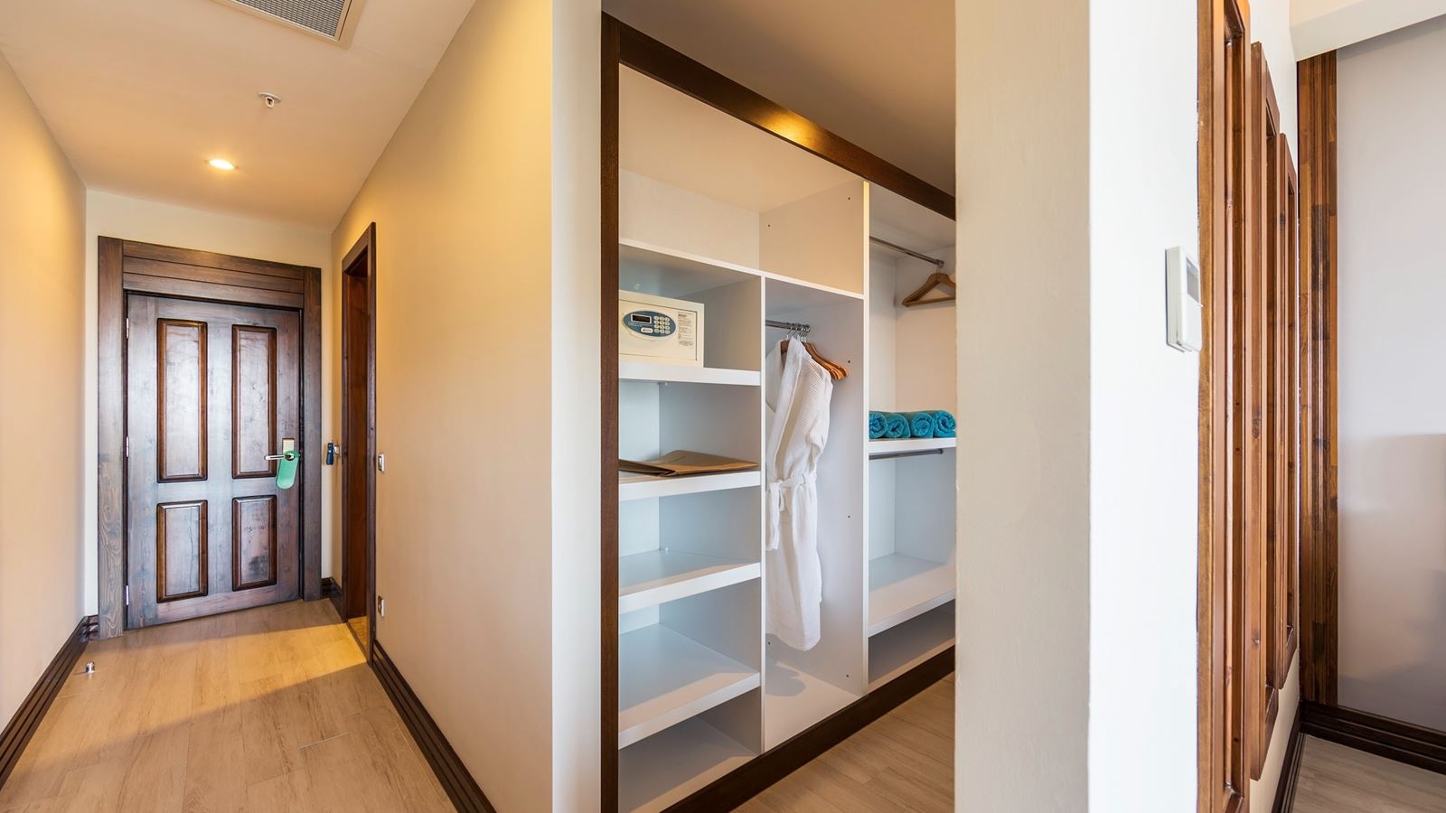 rooms-standard-lagoon-room