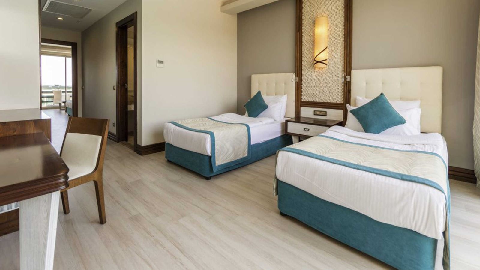 rooms-family-lagoon-room