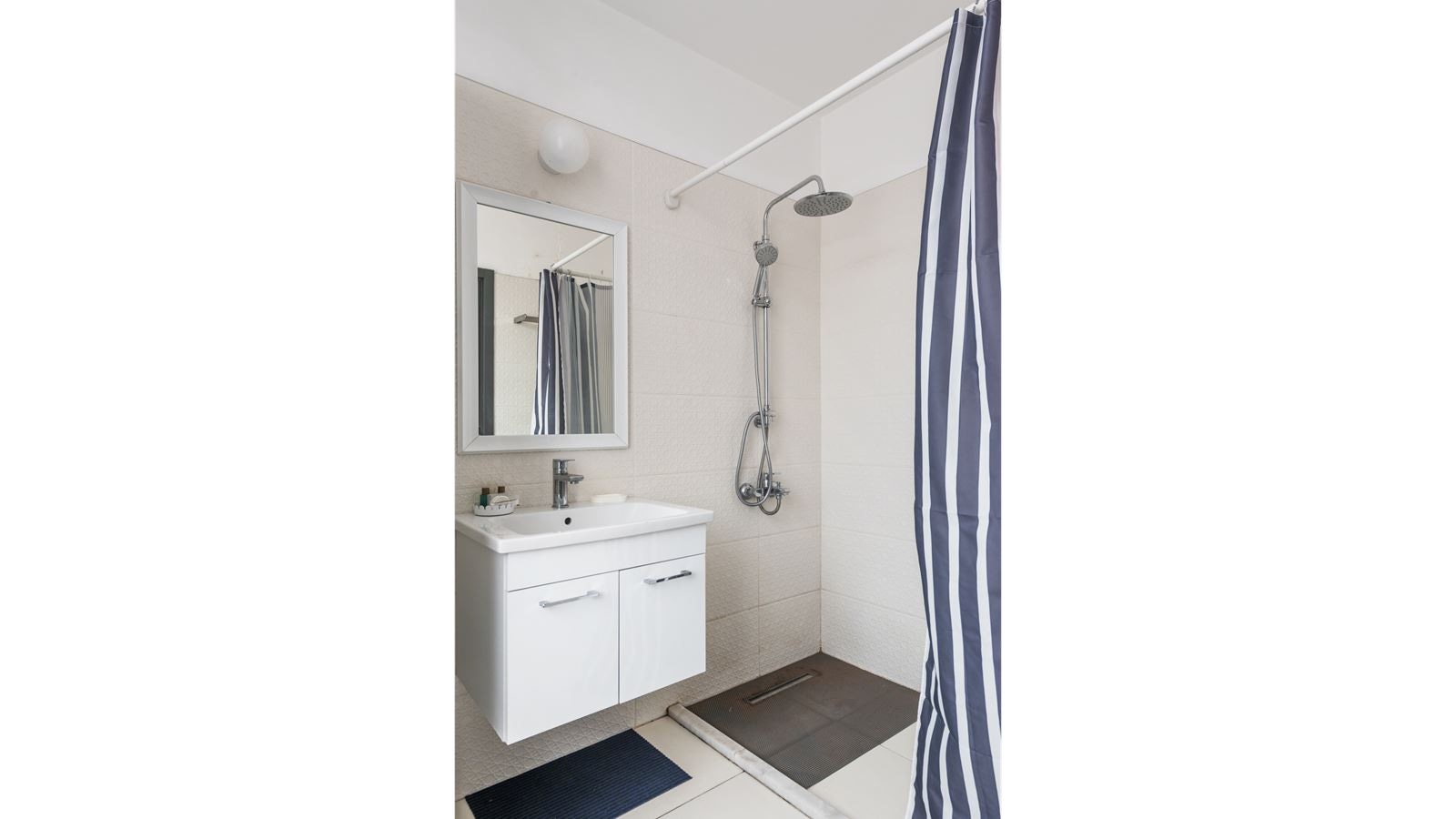 rooms-standard-with-balcony-room