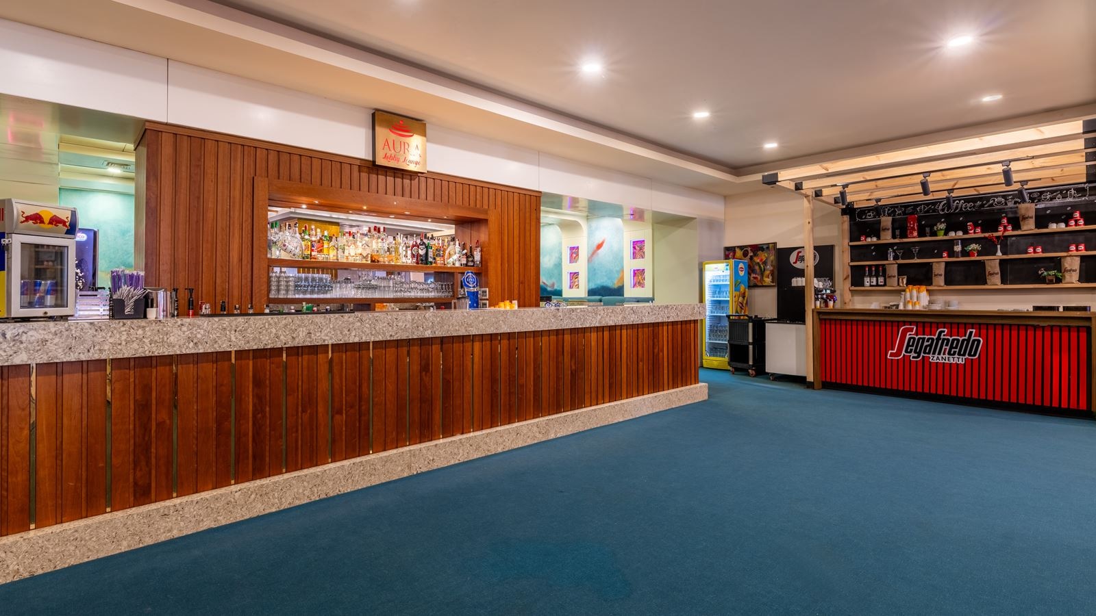 bars-aura-lobby-bar