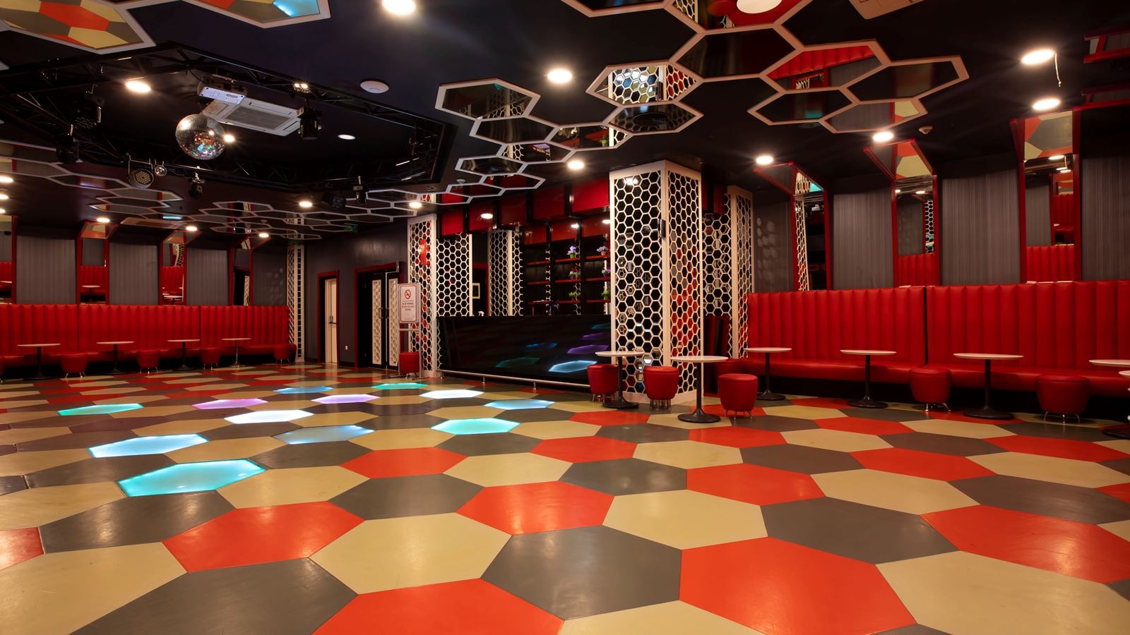 bars-the-colors-night-club