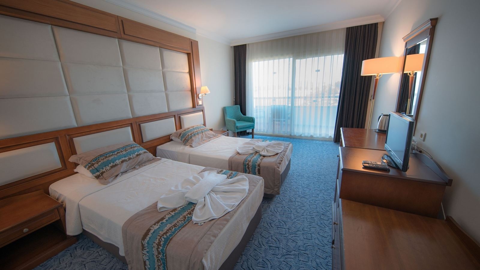 rooms-standard-land-view