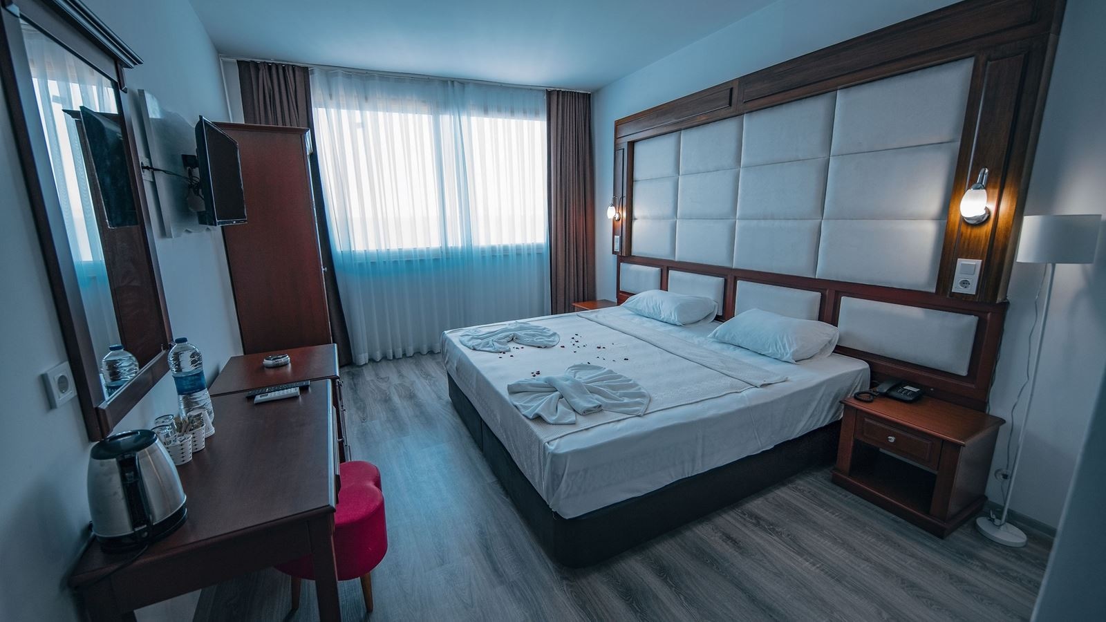 rooms-standard-land-view