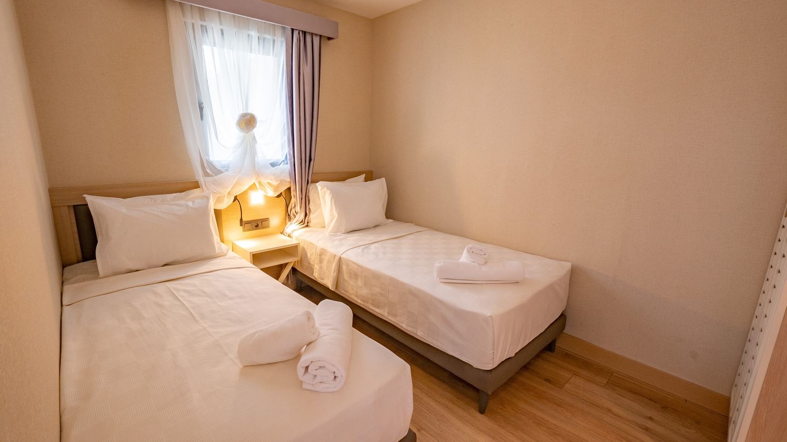 rooms-family-room-connection