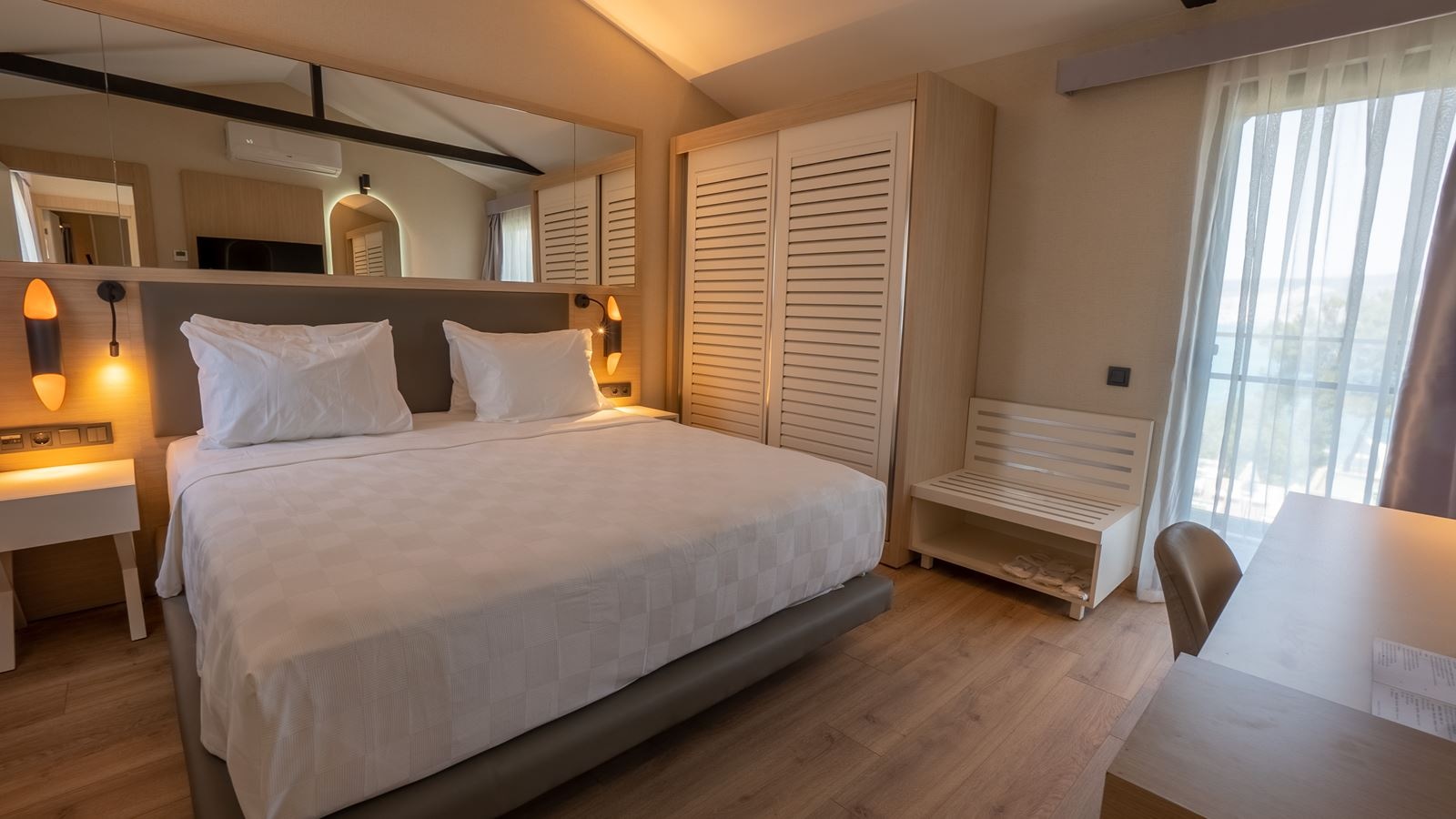 rooms-family-room-connection