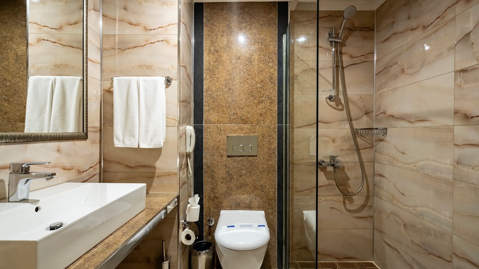 rooms-standard-land-view