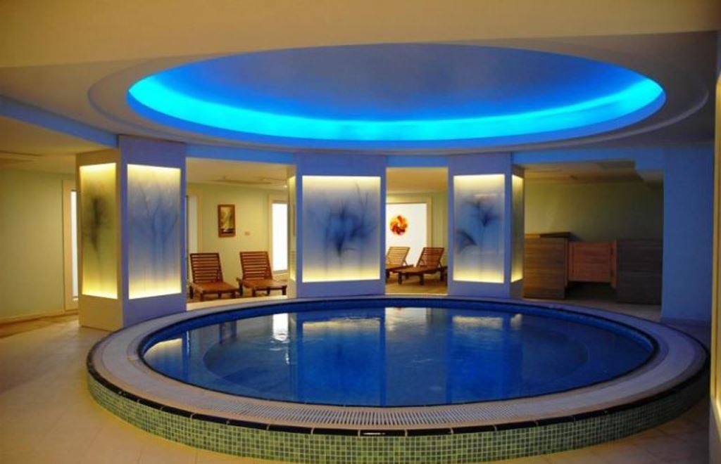 pools-indoor-pool