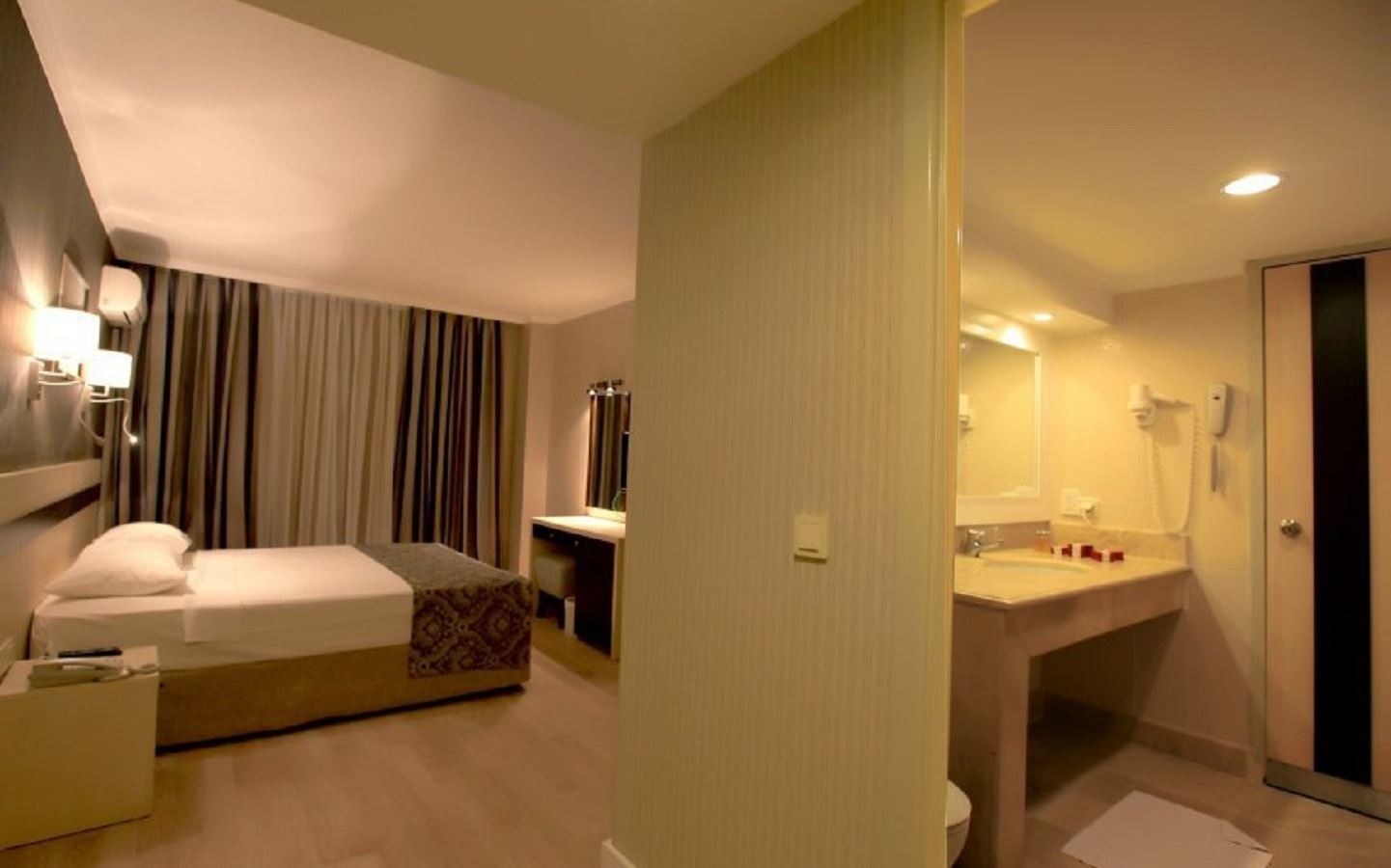rooms-economy-standard-room