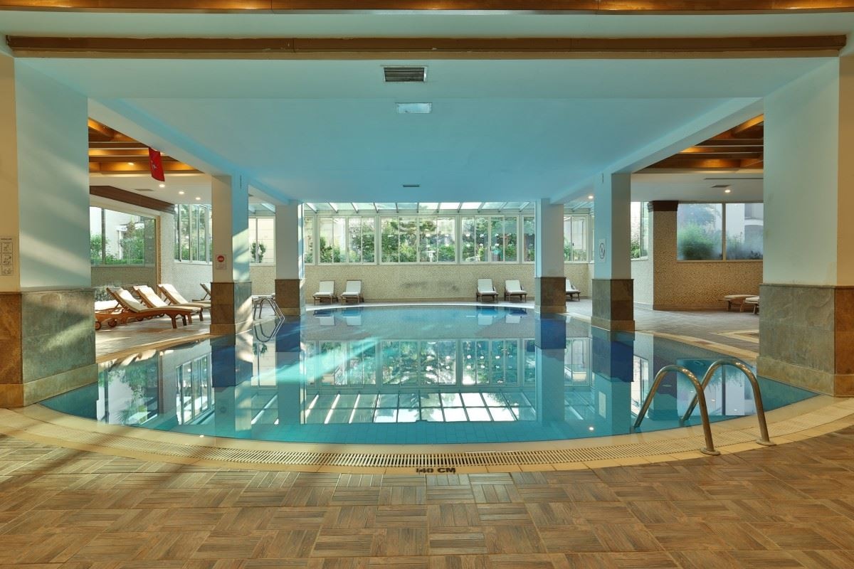 pools-indoor-pool