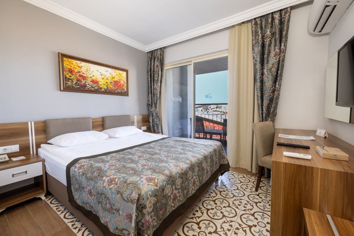 rooms-standard-room-land-view