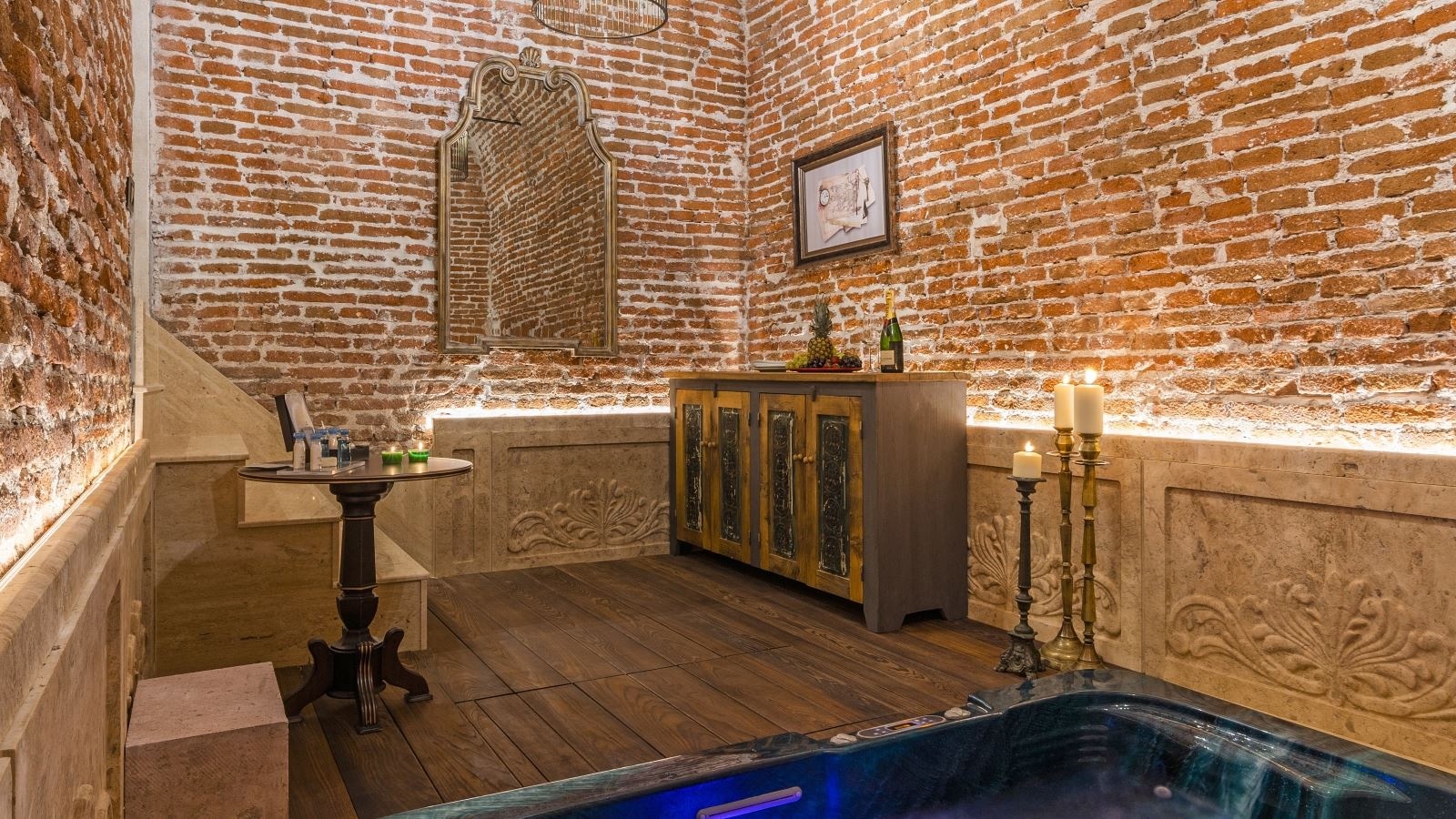 rooms-antik-suit-room