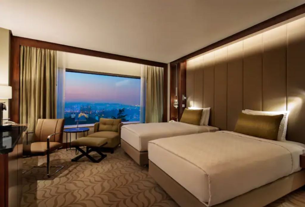 rooms-family-suite-city-view