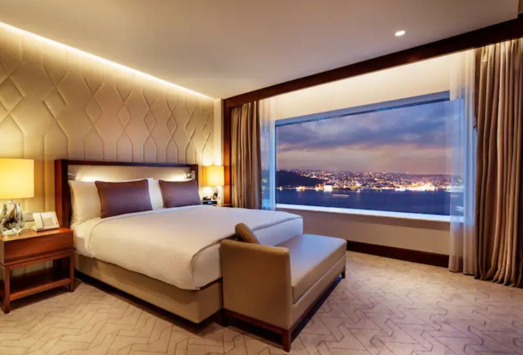 rooms-bosphorus-suite-with-balcony
