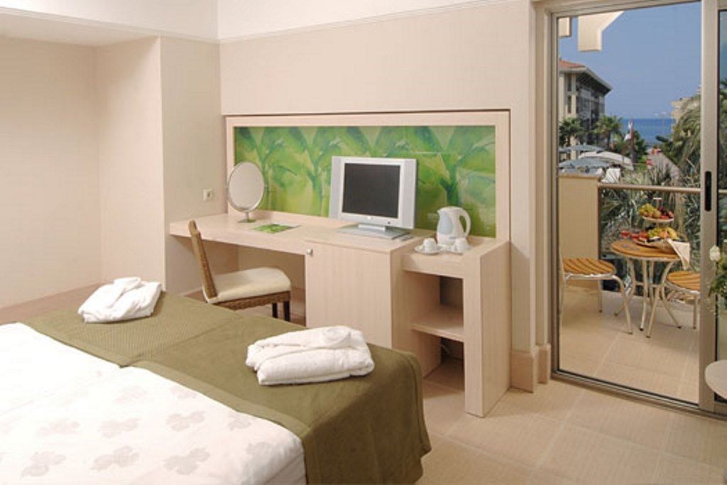 rooms-standard-room-main-buldings