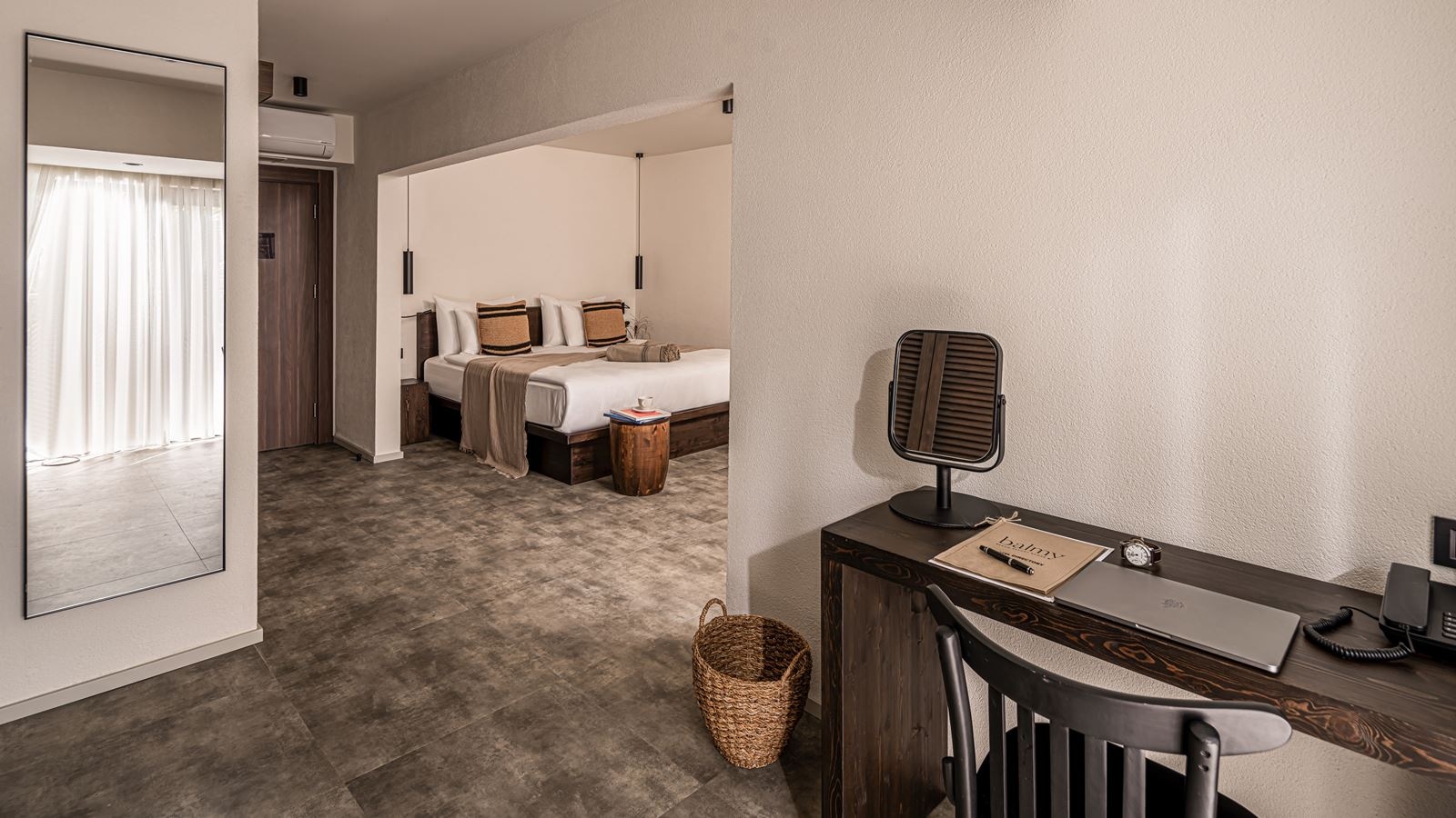 rooms-deluxe-standart-room