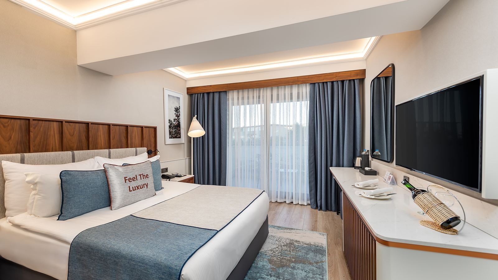 rooms-family-side-sea-view-room-with-1-bathroom