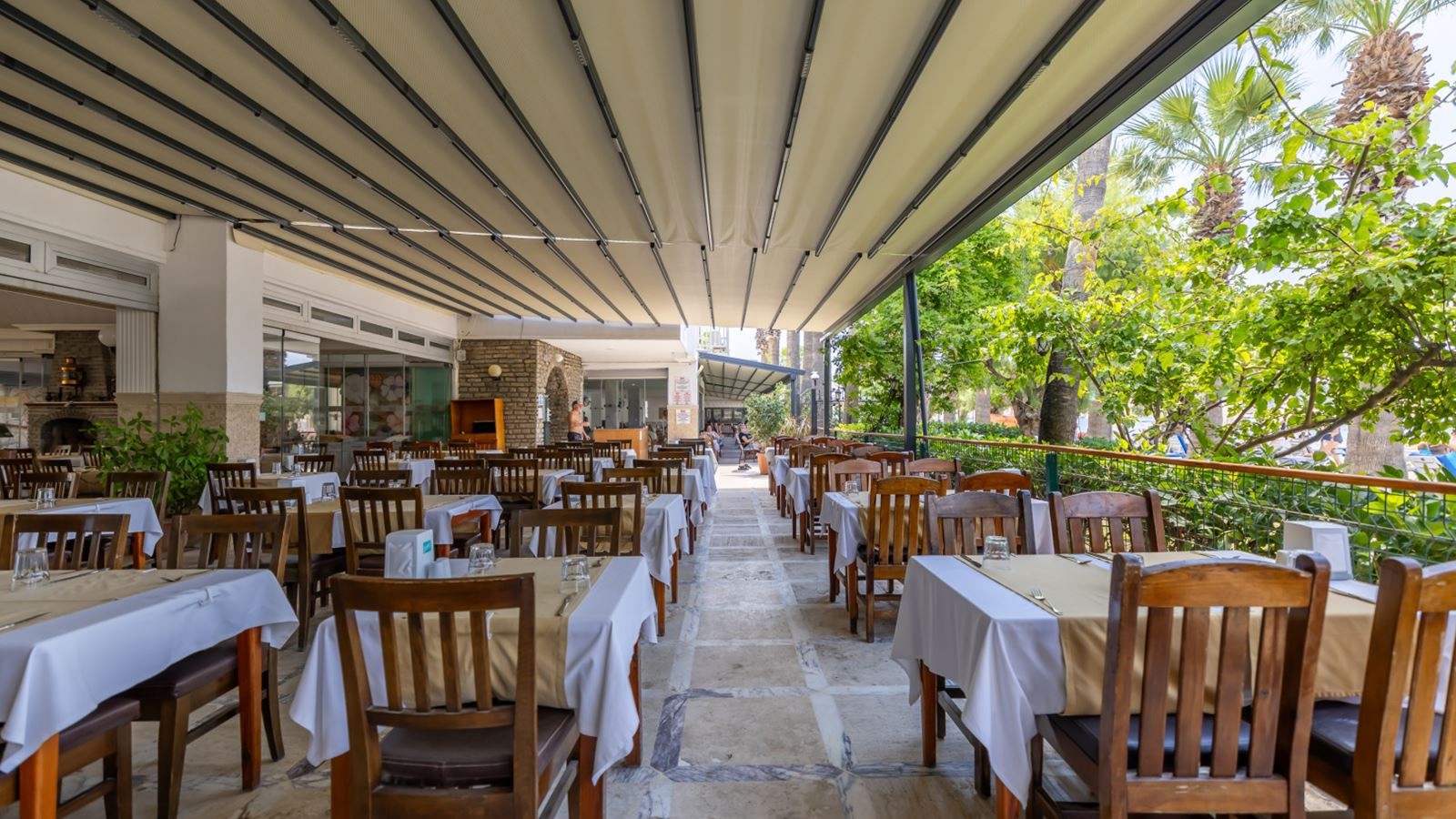 restaurants-restaurants