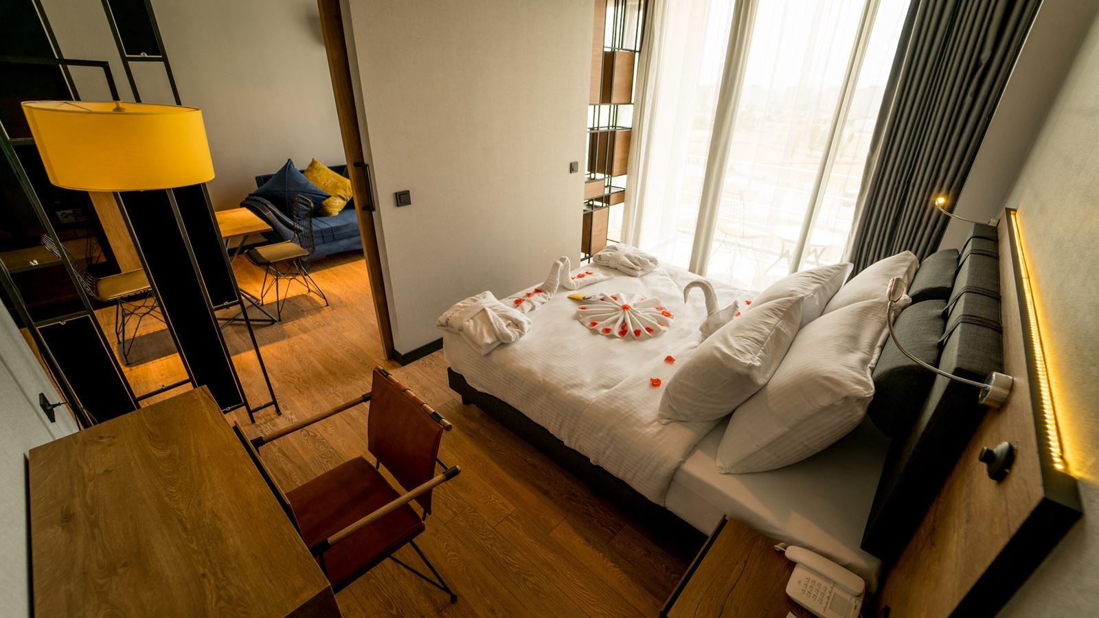 rooms-deluxe-doubletwin-room-mountain-view