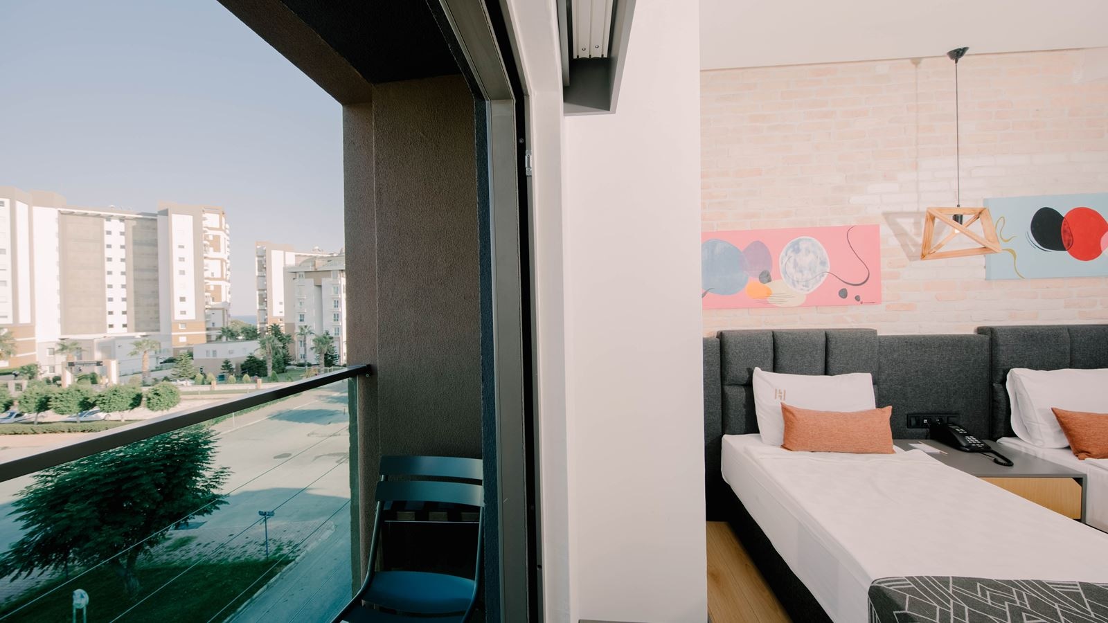 rooms-jacuzzi-suit-room-with-balcony