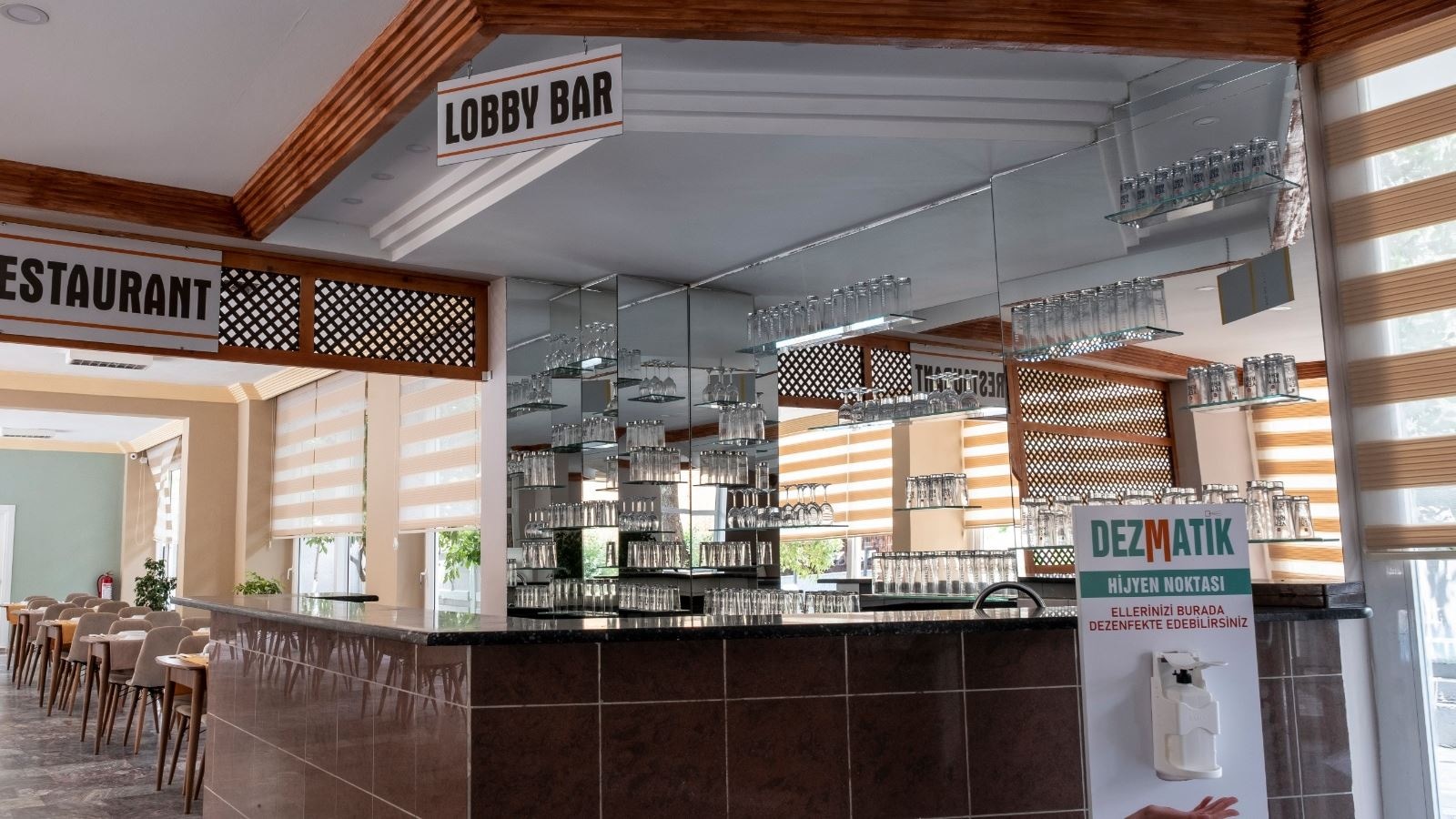 bars-lobby