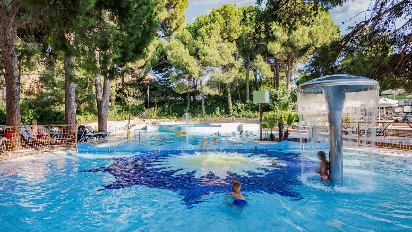 pools-outdoor-childrens-pool
