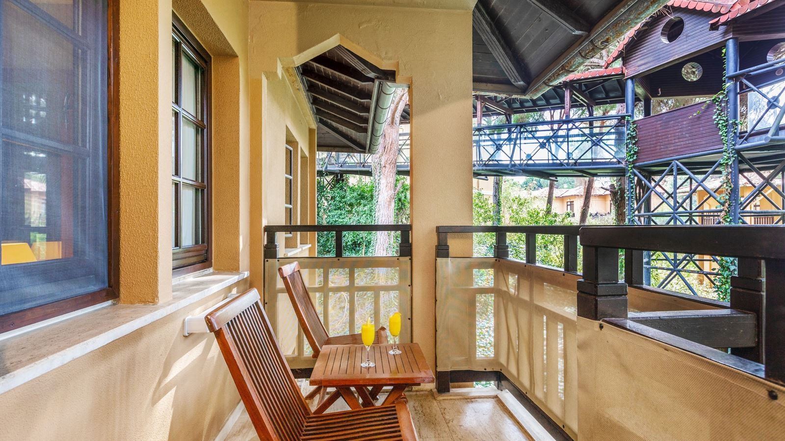 rooms-village-family--room