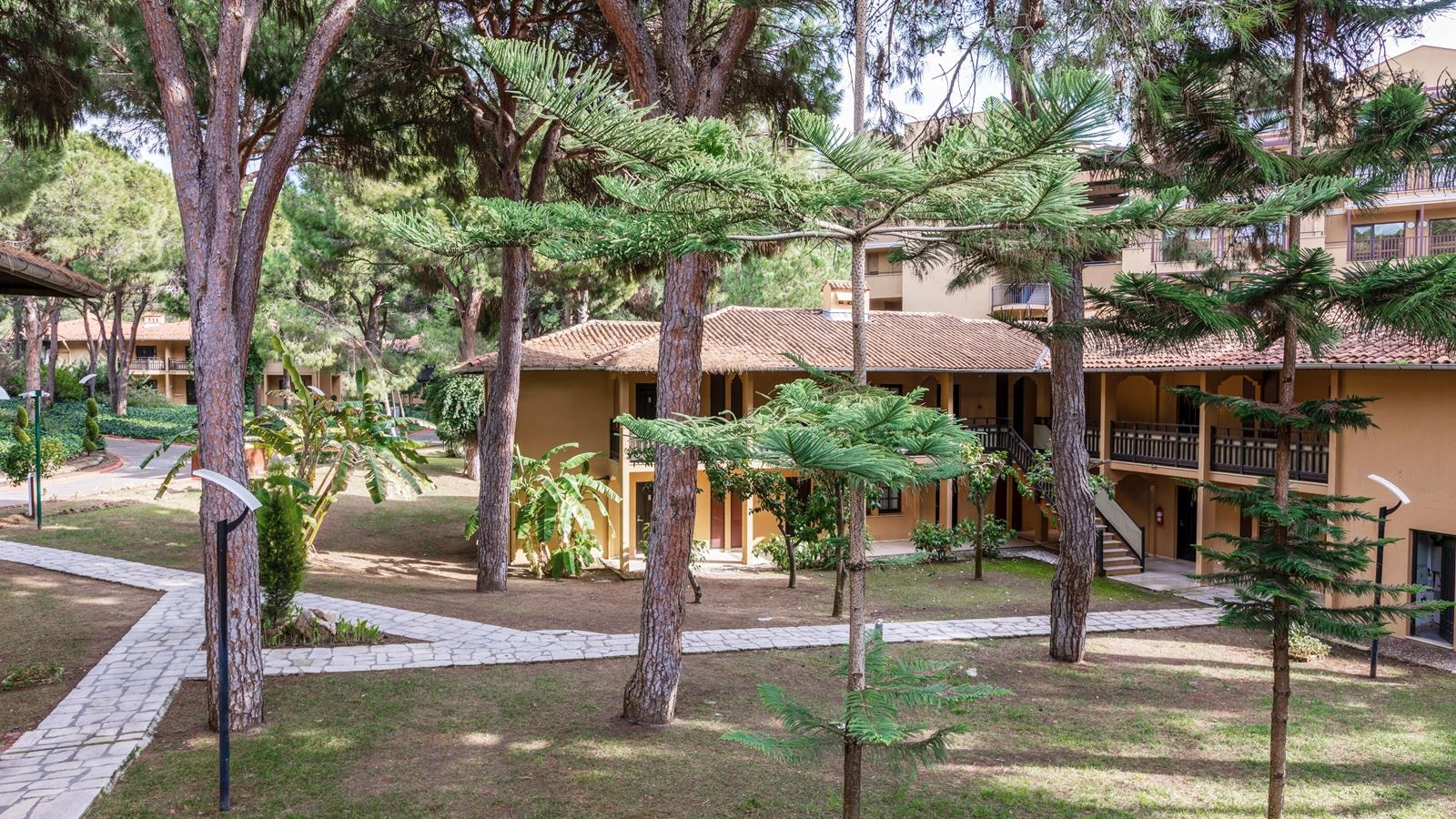 rooms-village-family--room