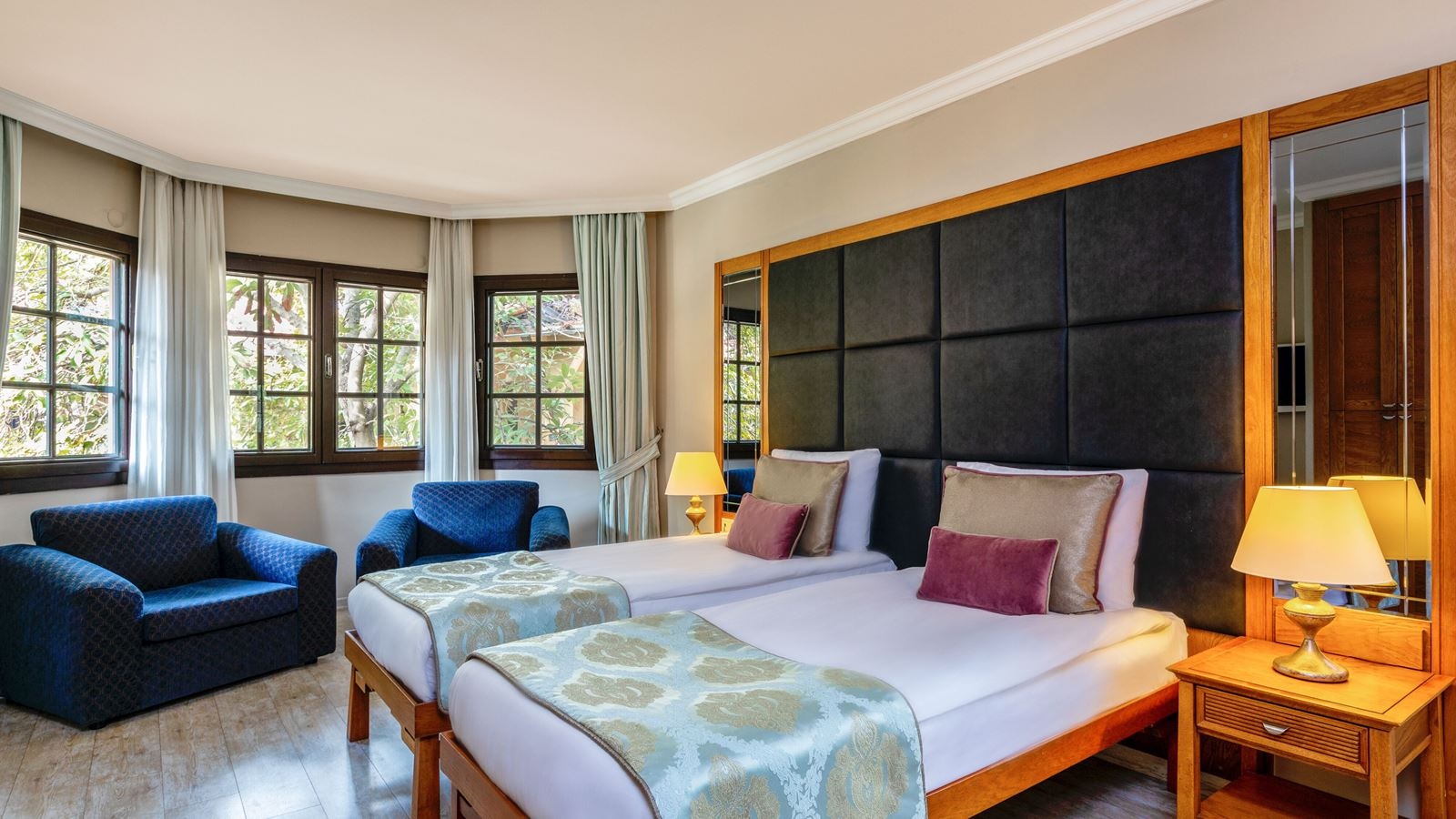 rooms-village-family-superior