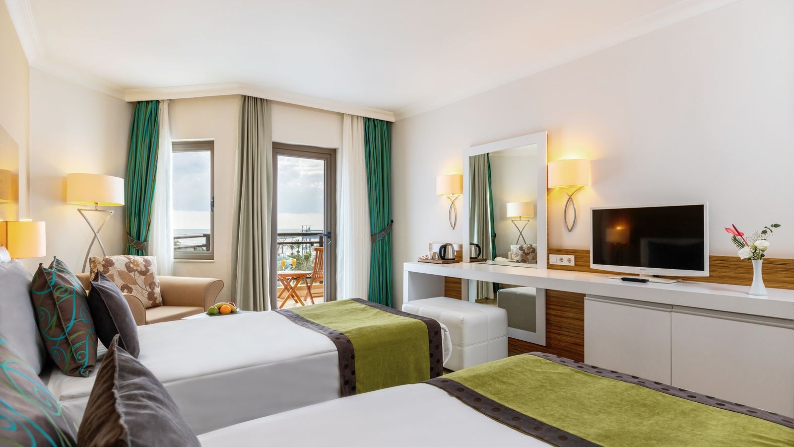 rooms-palace-standard-seaview-room-main-building