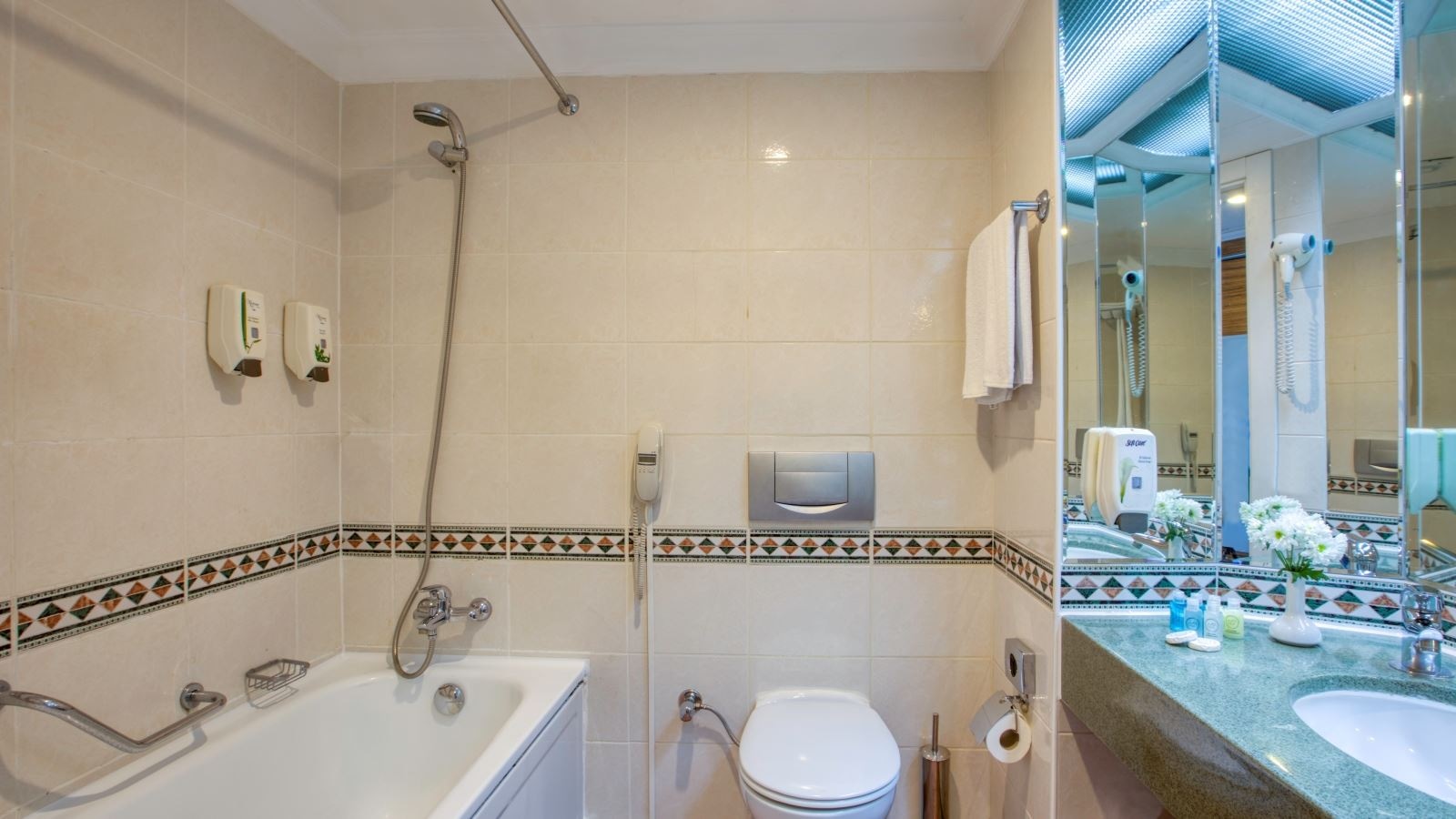 rooms-palace-standard-room-main-building