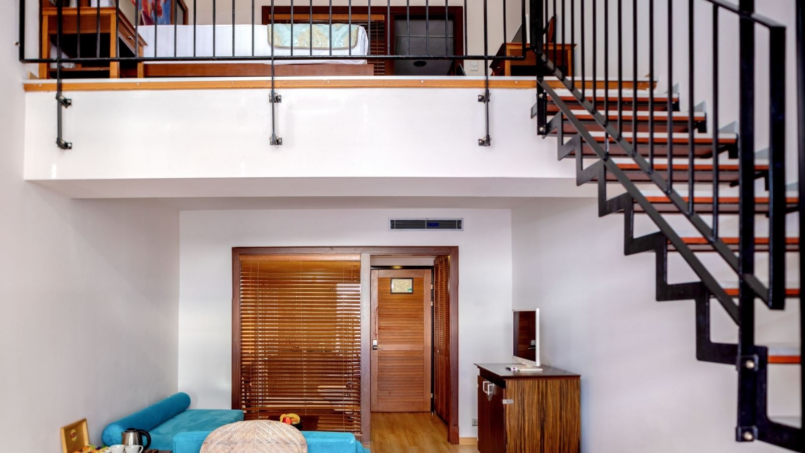 rooms-hills-suite-room