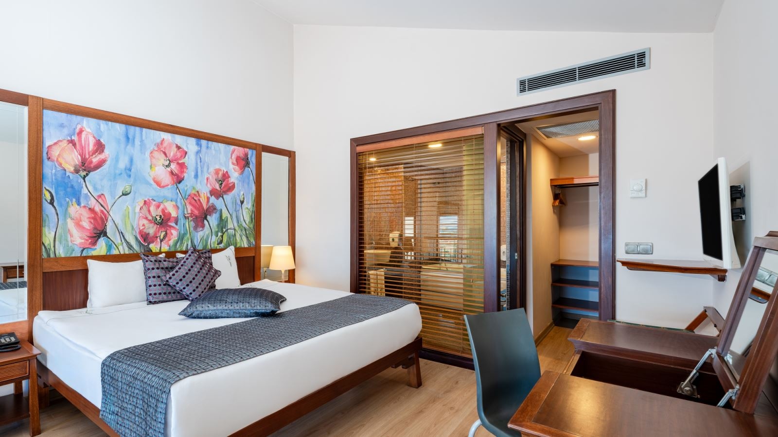 rooms-hills-suite-room