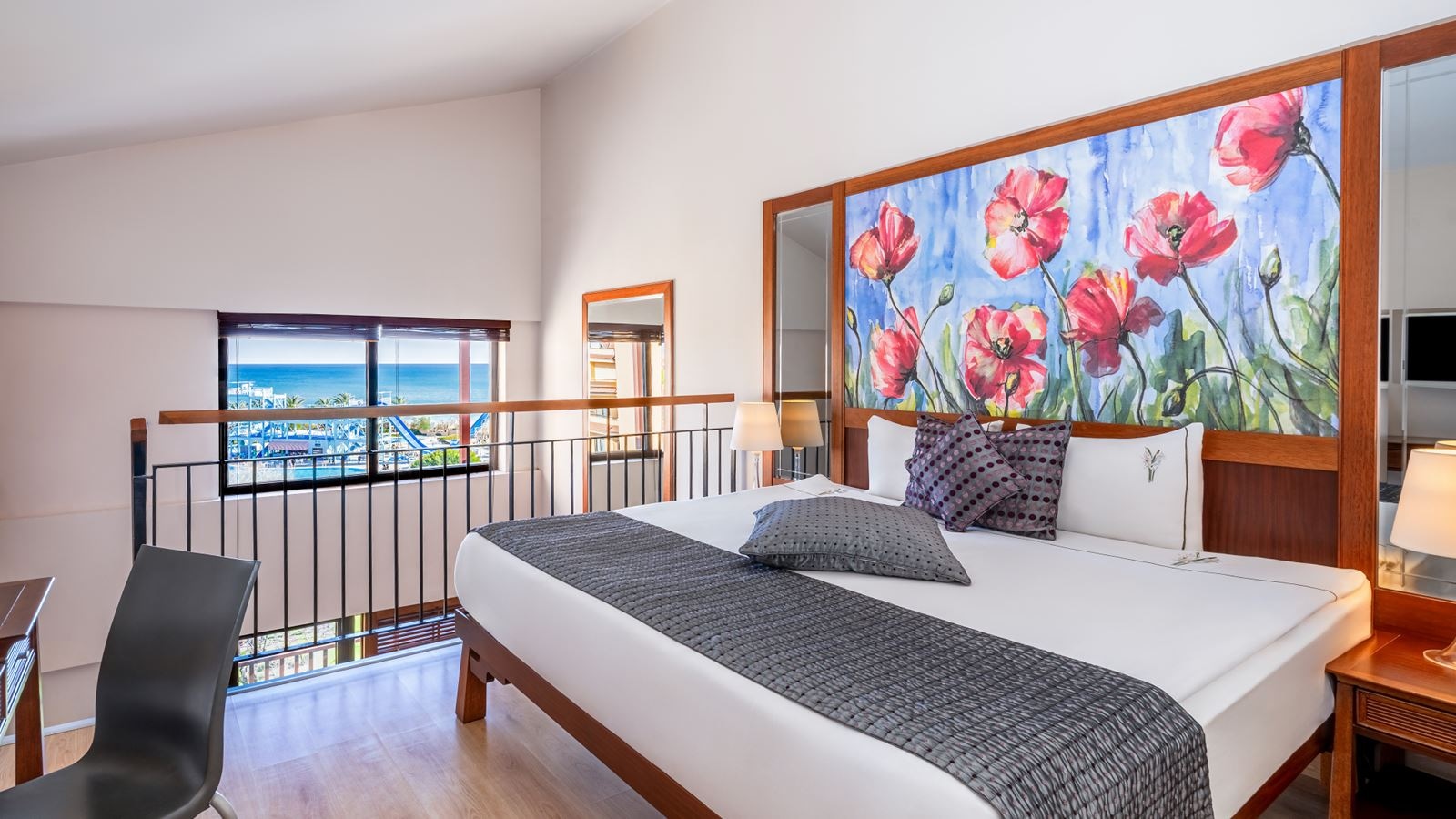 rooms-hill-suite-seaview-room