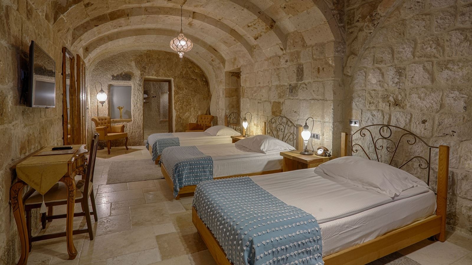 rooms-standard-triple-room