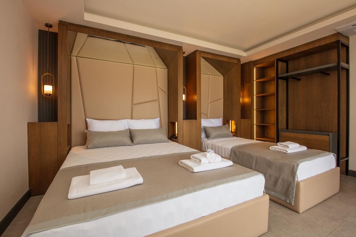 rooms-superior-room-with-terrace-garden