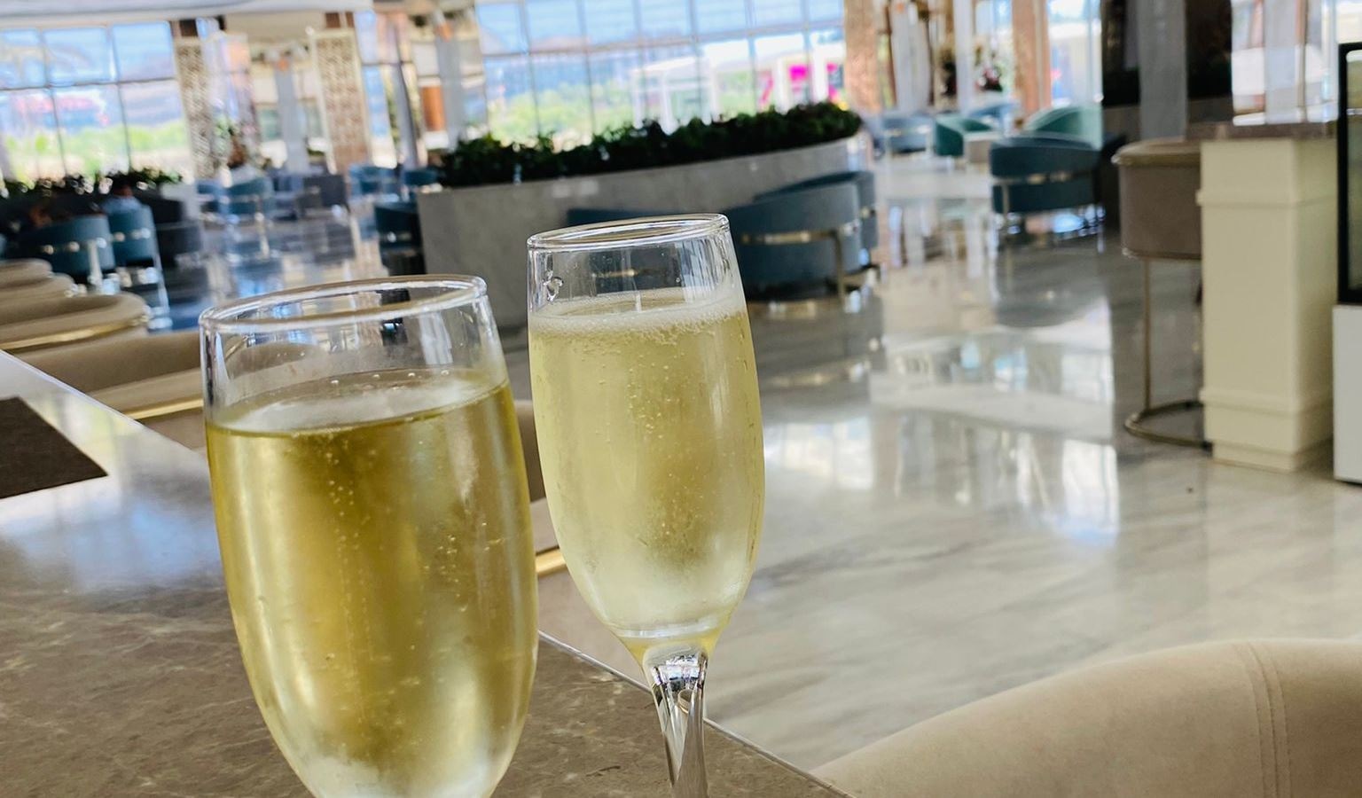 bars-be-mine-lobby-bar