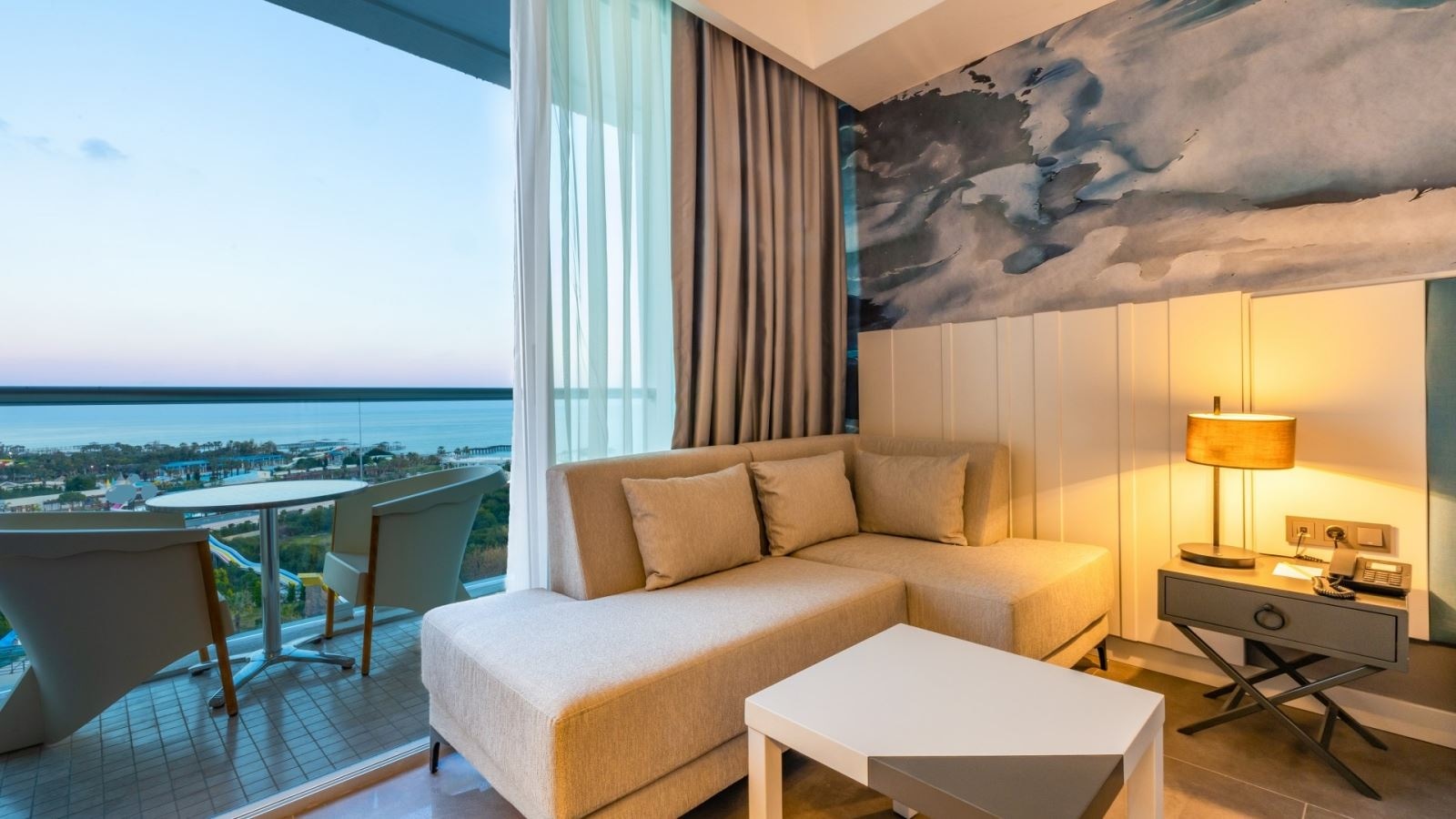 rooms-standard-room-side-sea