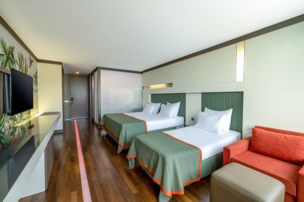 rooms-superior-room-side-sea-view