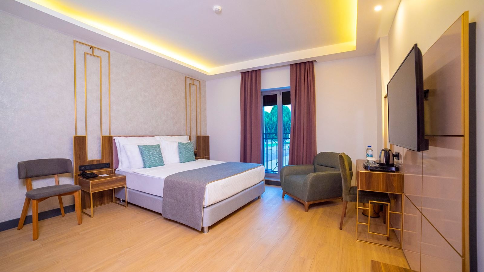 rooms-standard-room-pool-view