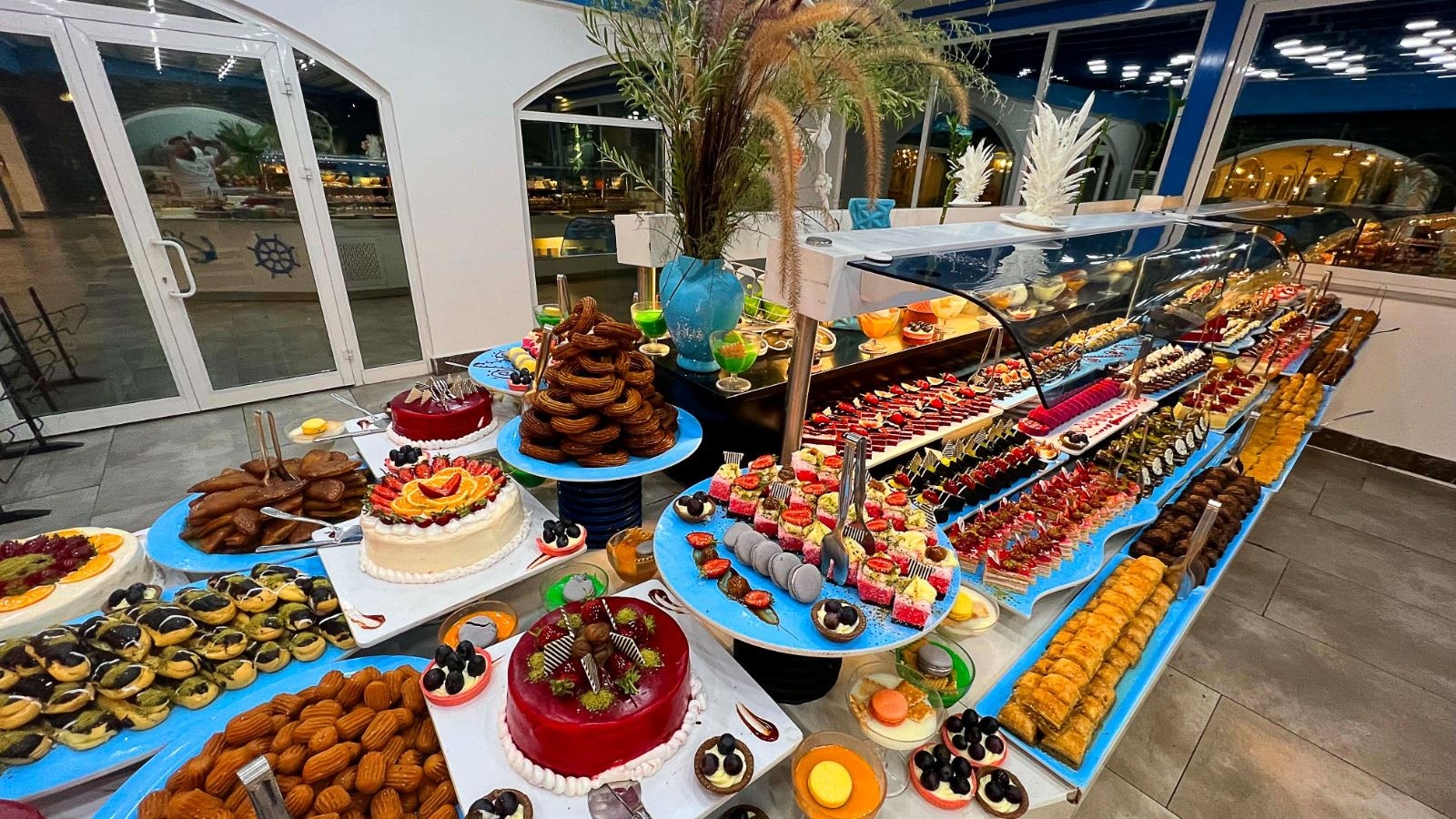 restaurants-main-restaurant