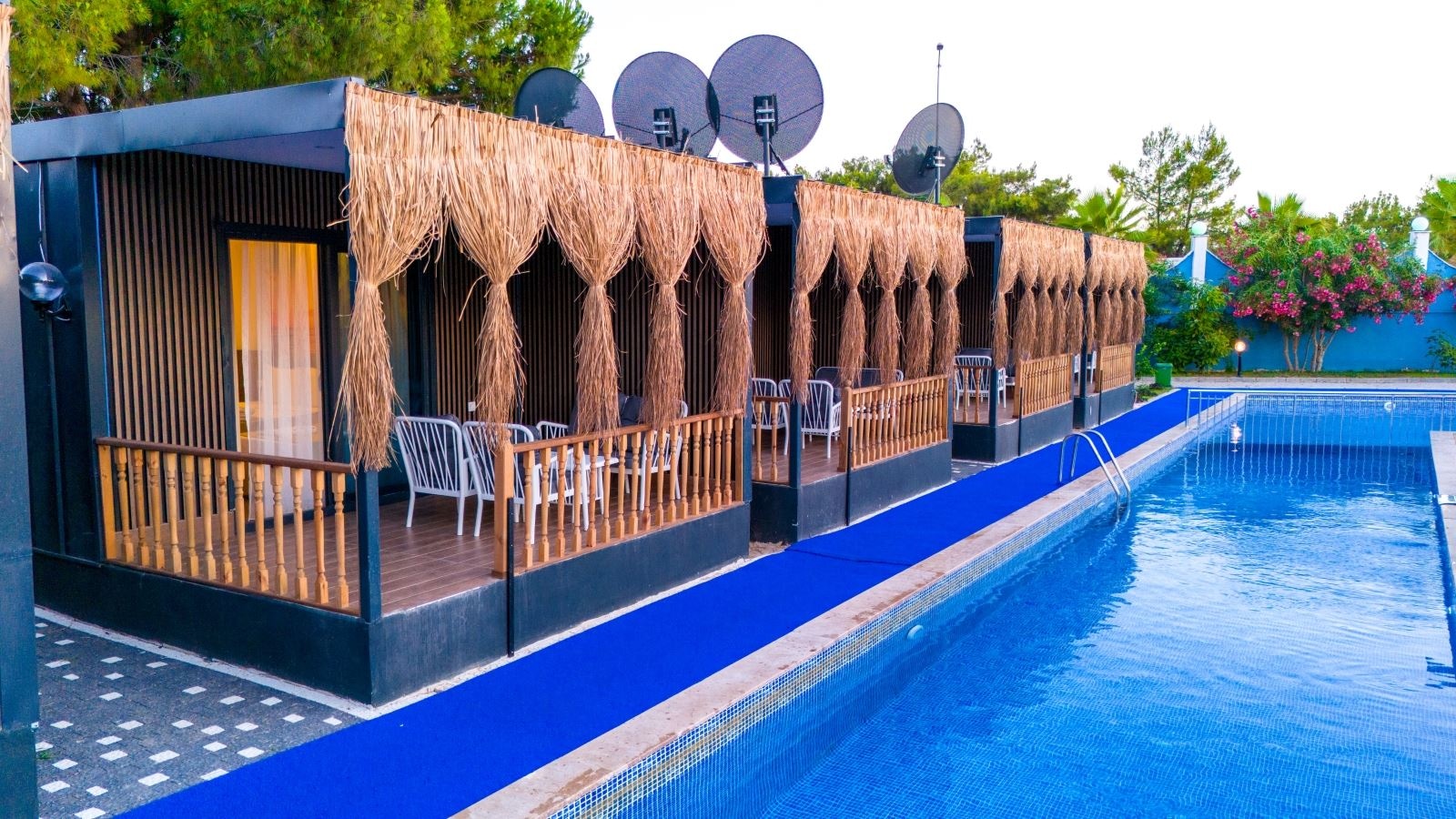 rooms-luxury-beach-suite