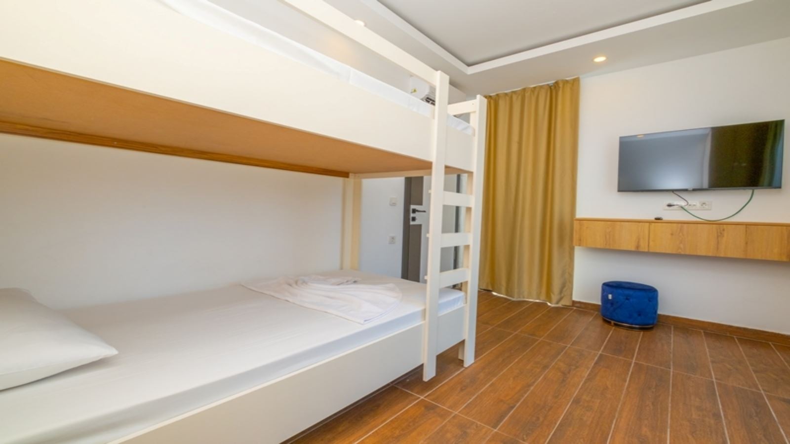 rooms-luxury-beach-suite