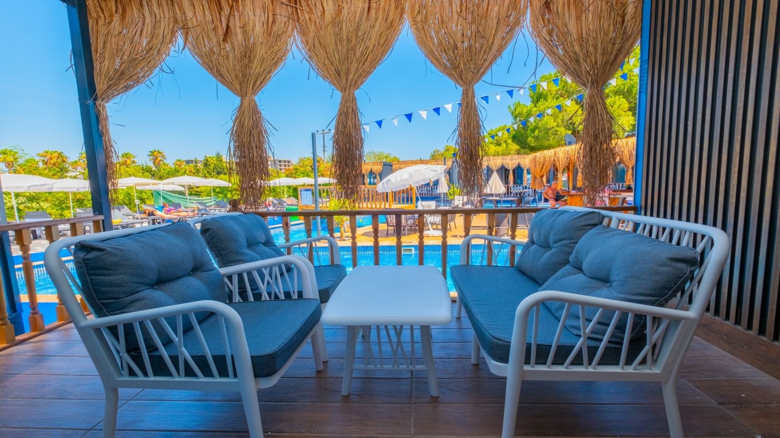 rooms-luxury-beach-suite