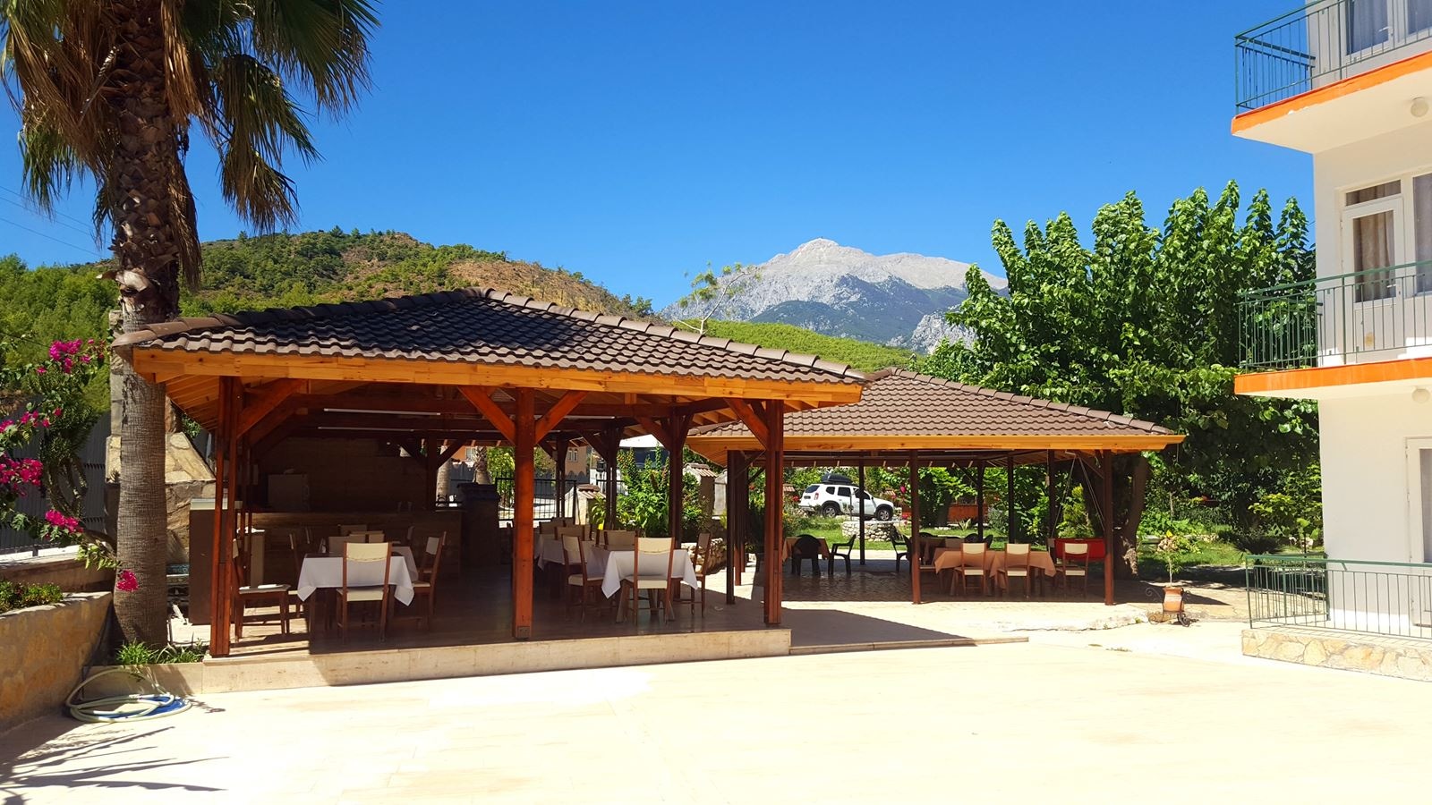 restaurants-kamelya-restaurant