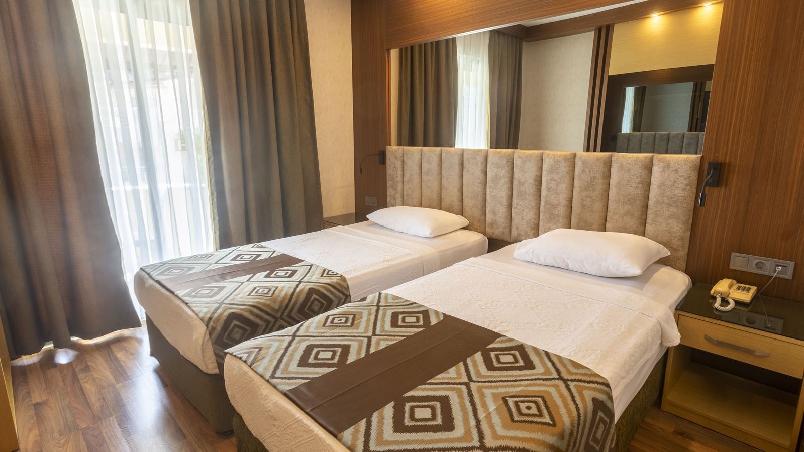 rooms-main-building-standard-room