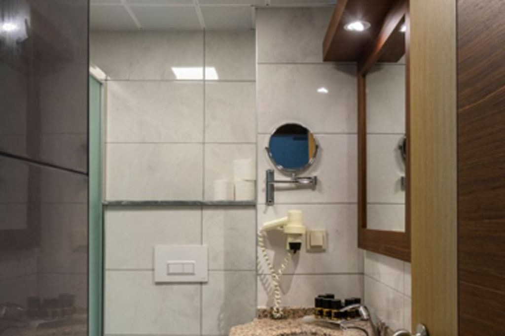 rooms-main-building-family-room