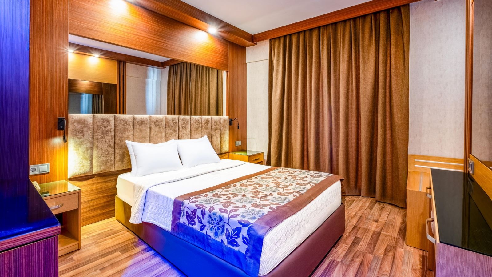 rooms-main-building-standard-room