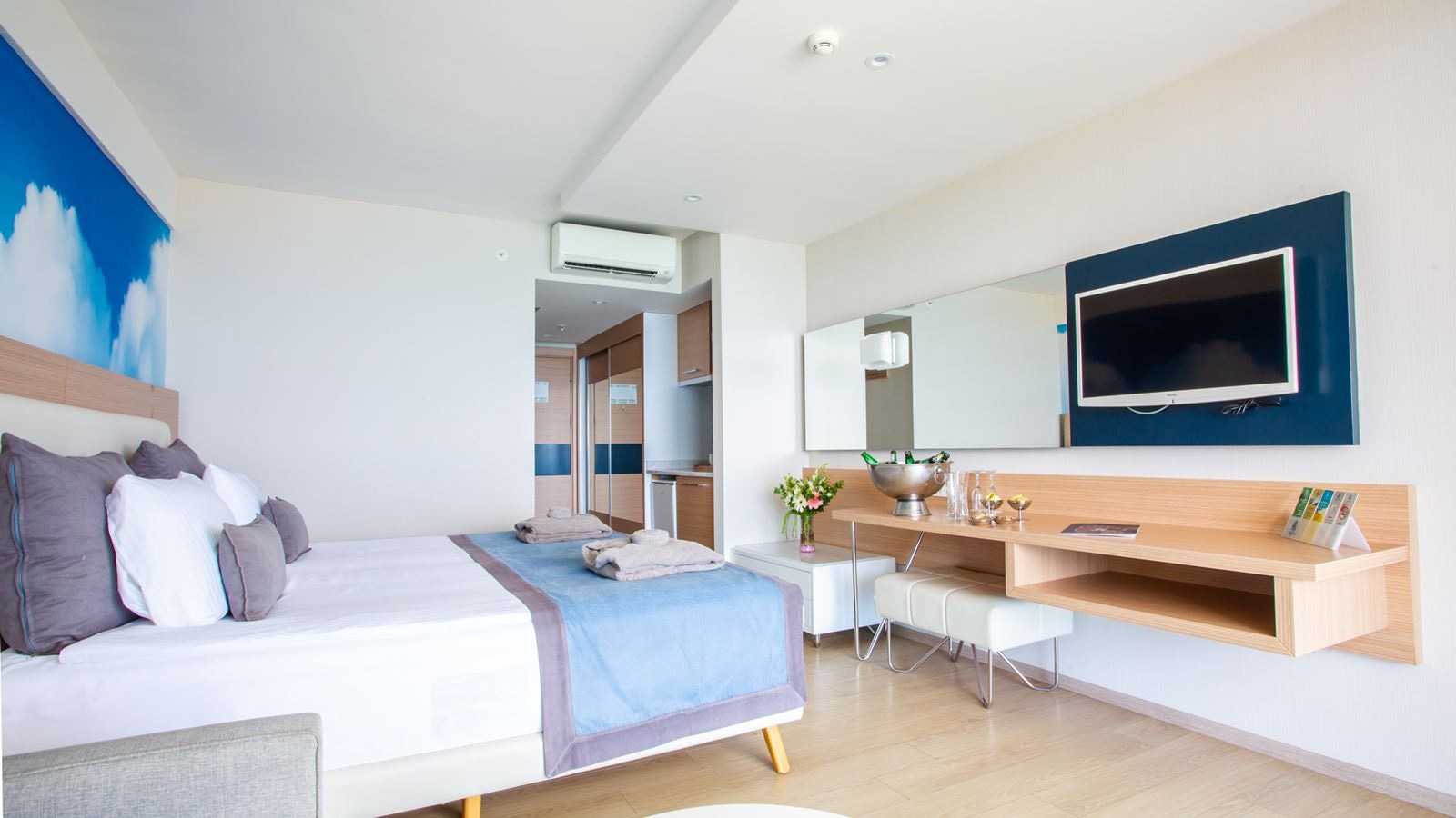 rooms-standard-land-view