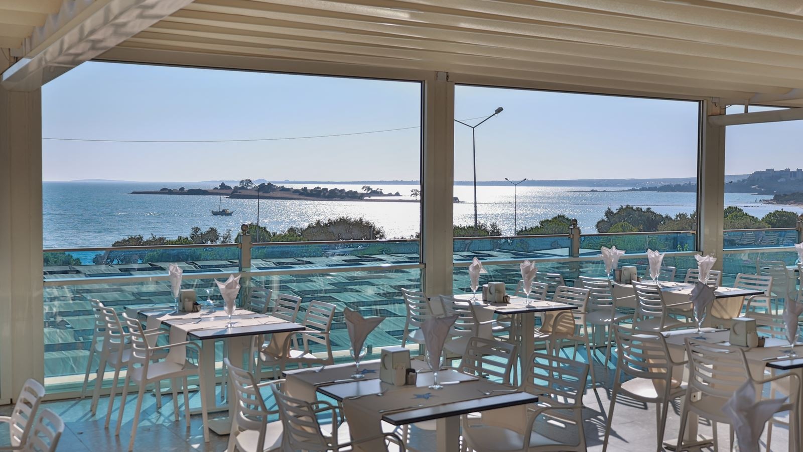 restaurants-yakamoz-main-restaurant