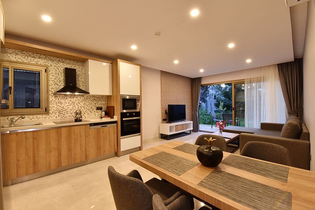 rooms-two-bedroom-apartmentgarden-or-pool-view